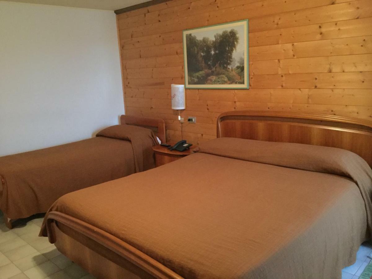 Albergo Ciori 阿西阿高 外观 照片