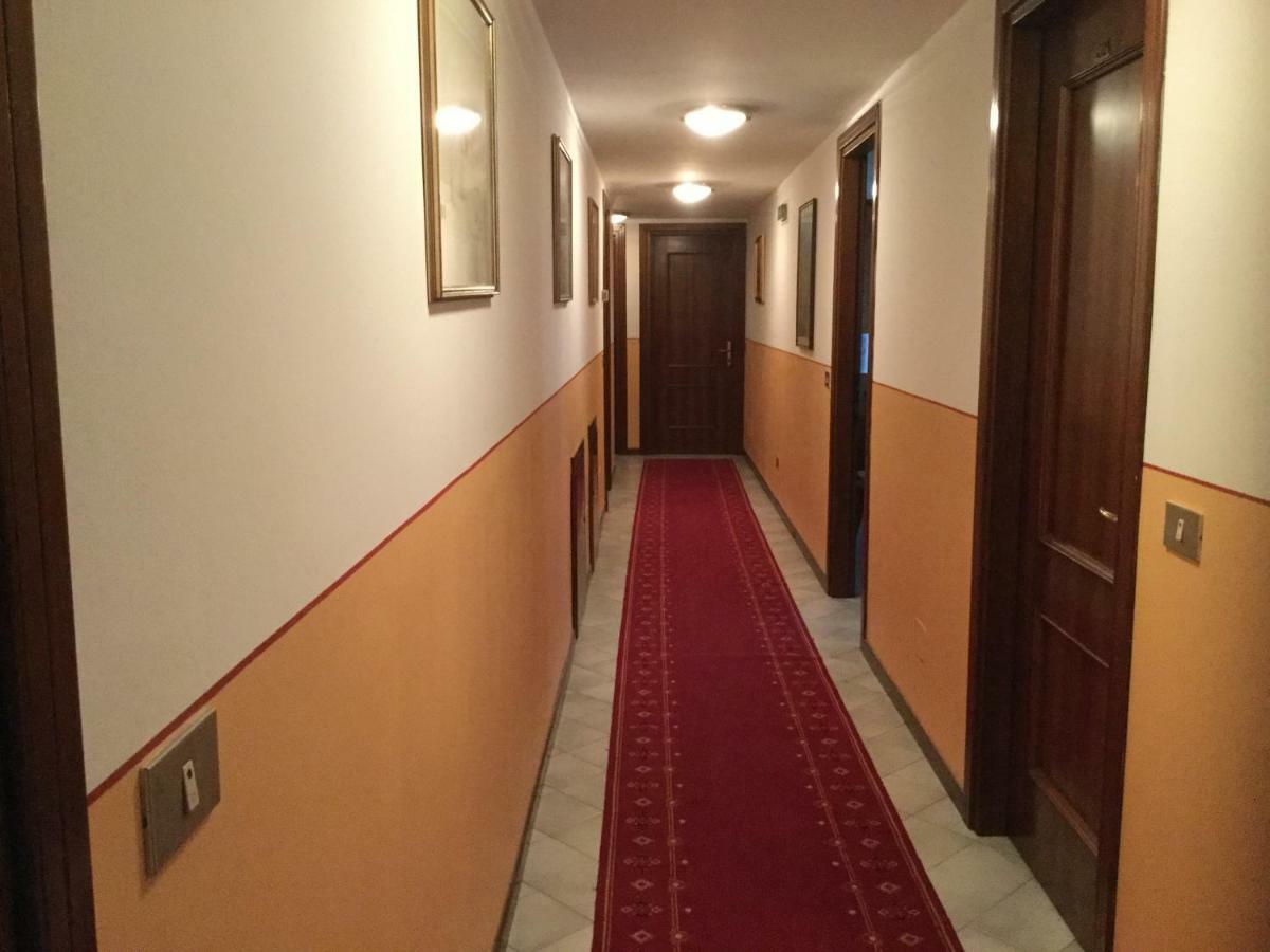 Albergo Ciori 阿西阿高 外观 照片